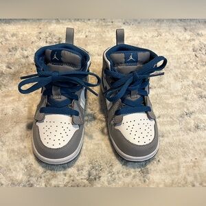 Jordan Kids Mid-Top Sneakers in White, Gray & Blue